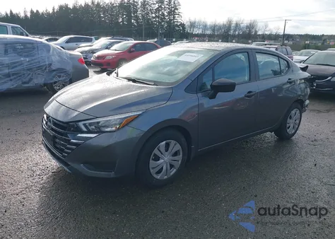 2025 Nissan Versa 1.6 S z USA, uszkodzony, nr VIN 3N1CN8DV0SL836094